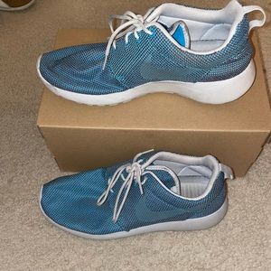 Blue Nike Roshes